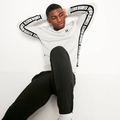 11 DEGREES TEXT PANEL CUT&SEW SWEATSHIRT